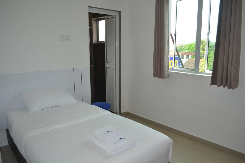 Yew Boutique Hotel Teluk Intan Exterior foto