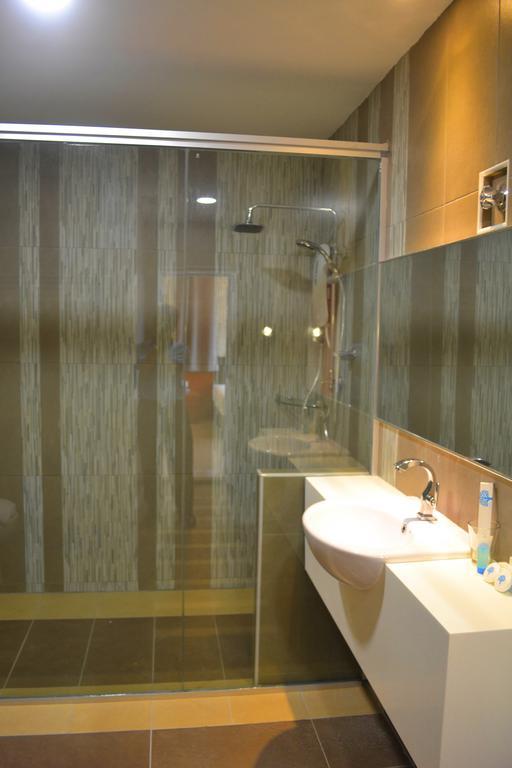 Yew Boutique Hotel Teluk Intan Zimmer foto