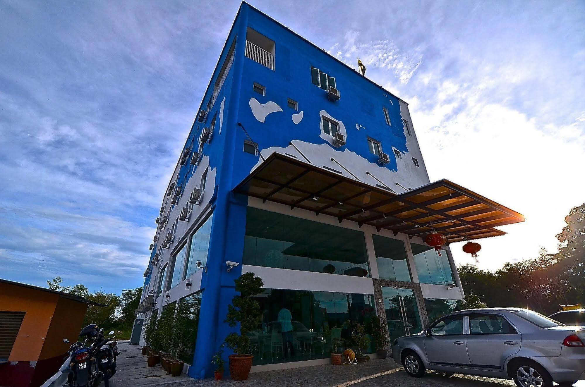 Yew Boutique Hotel Teluk Intan Exterior foto