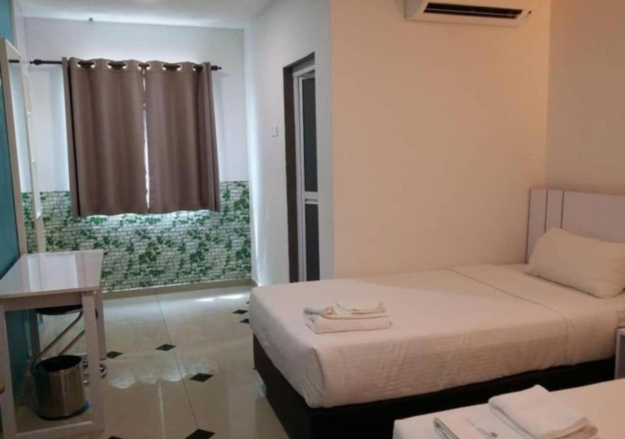 Yew Boutique Hotel Teluk Intan Exterior foto