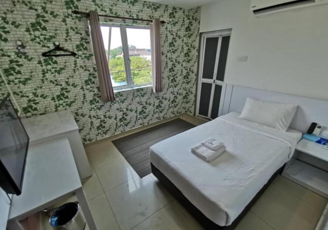 Yew Boutique Hotel Teluk Intan Exterior foto