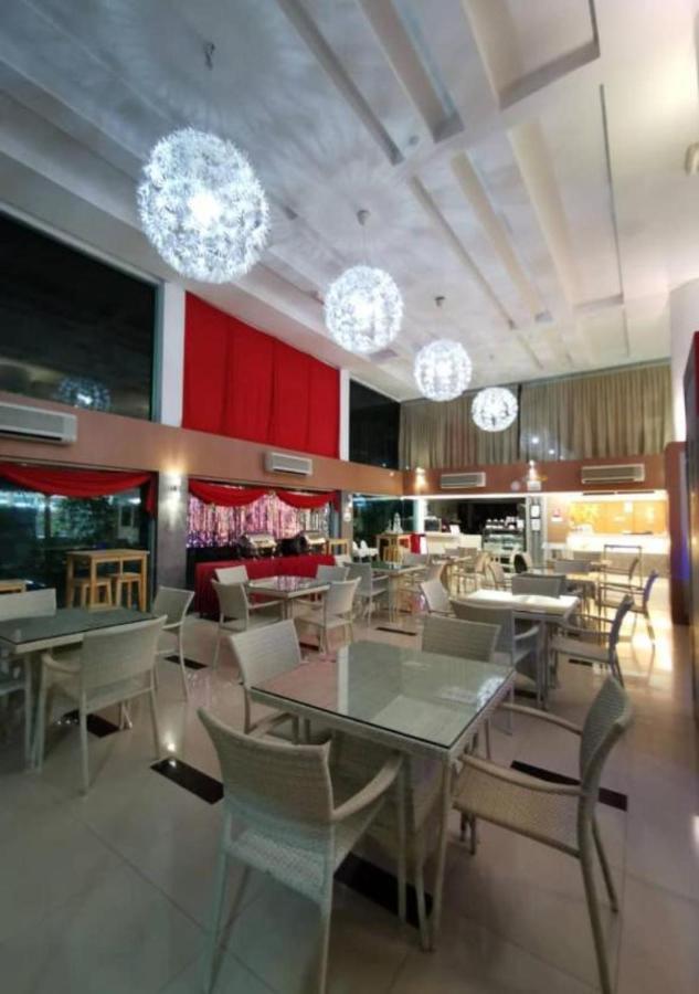Yew Boutique Hotel Teluk Intan Exterior foto